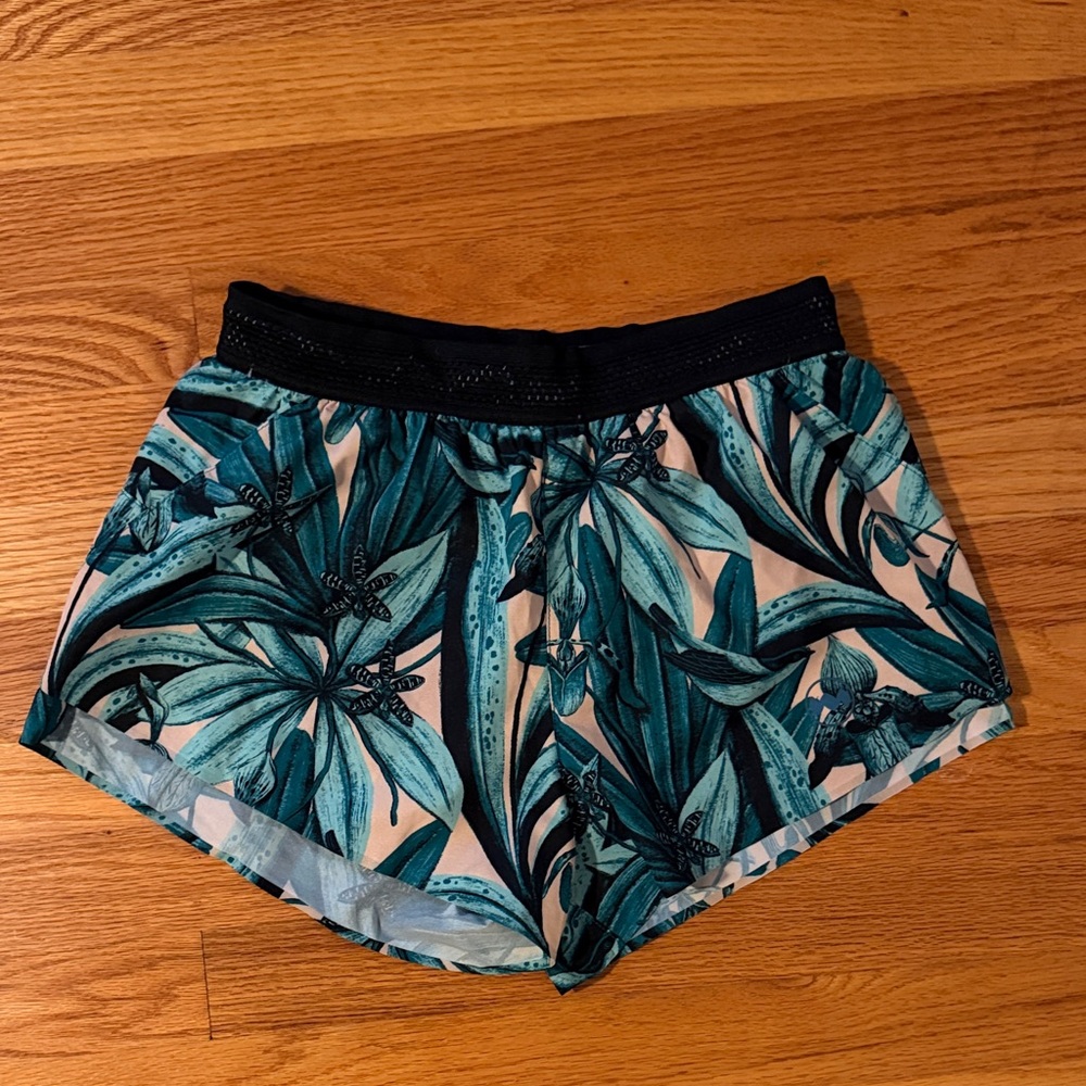 Janji Green and Black Leaf Print Women's Shorts